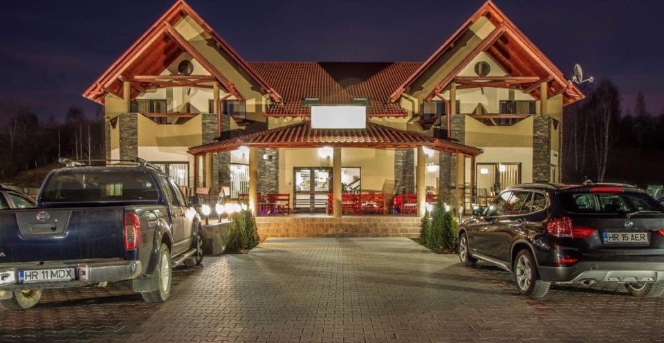 Bed and Breakfast Aranykakas Etterem Es Panzio Sîndominic Exteriér fotografie