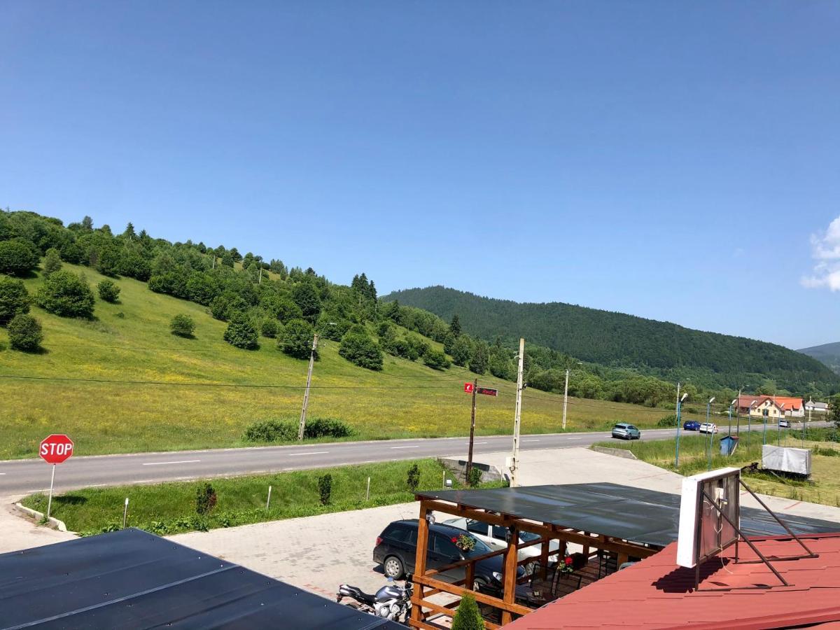 Bed and Breakfast Aranykakas Etterem Es Panzio Sîndominic Exteriér fotografie