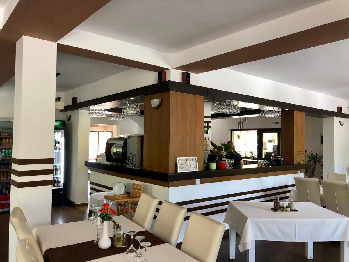 Bed and Breakfast Aranykakas Etterem Es Panzio Sîndominic Exteriér fotografie